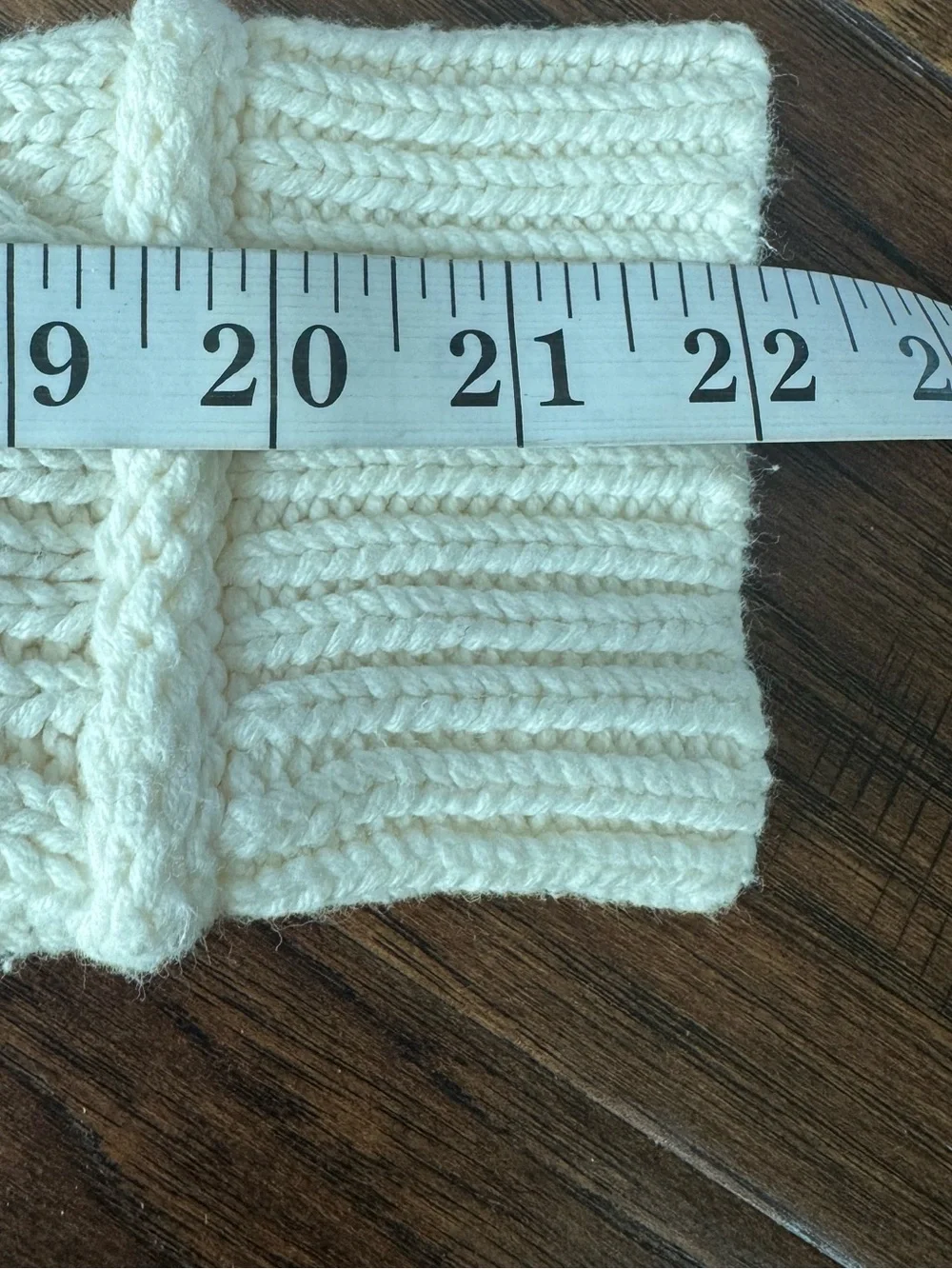 Aeropostale Women's Cream Cable Knit V-Neck Sweater Size L